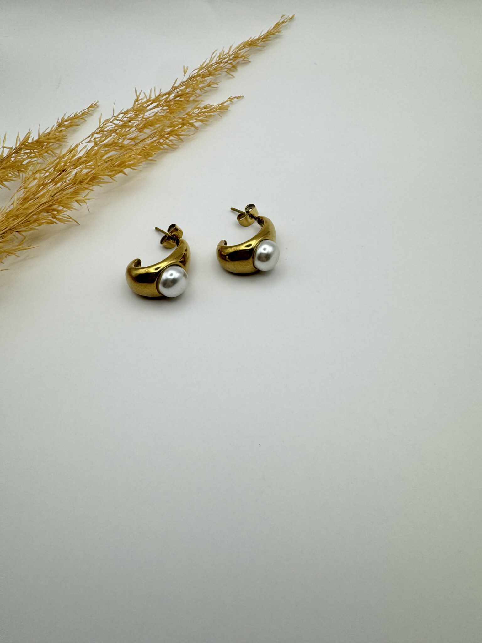 Lucrezia Pearl Clip on